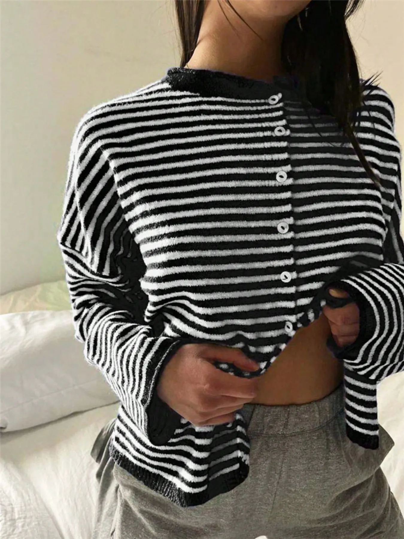 V-Neck Ribbed Trim Tank 32