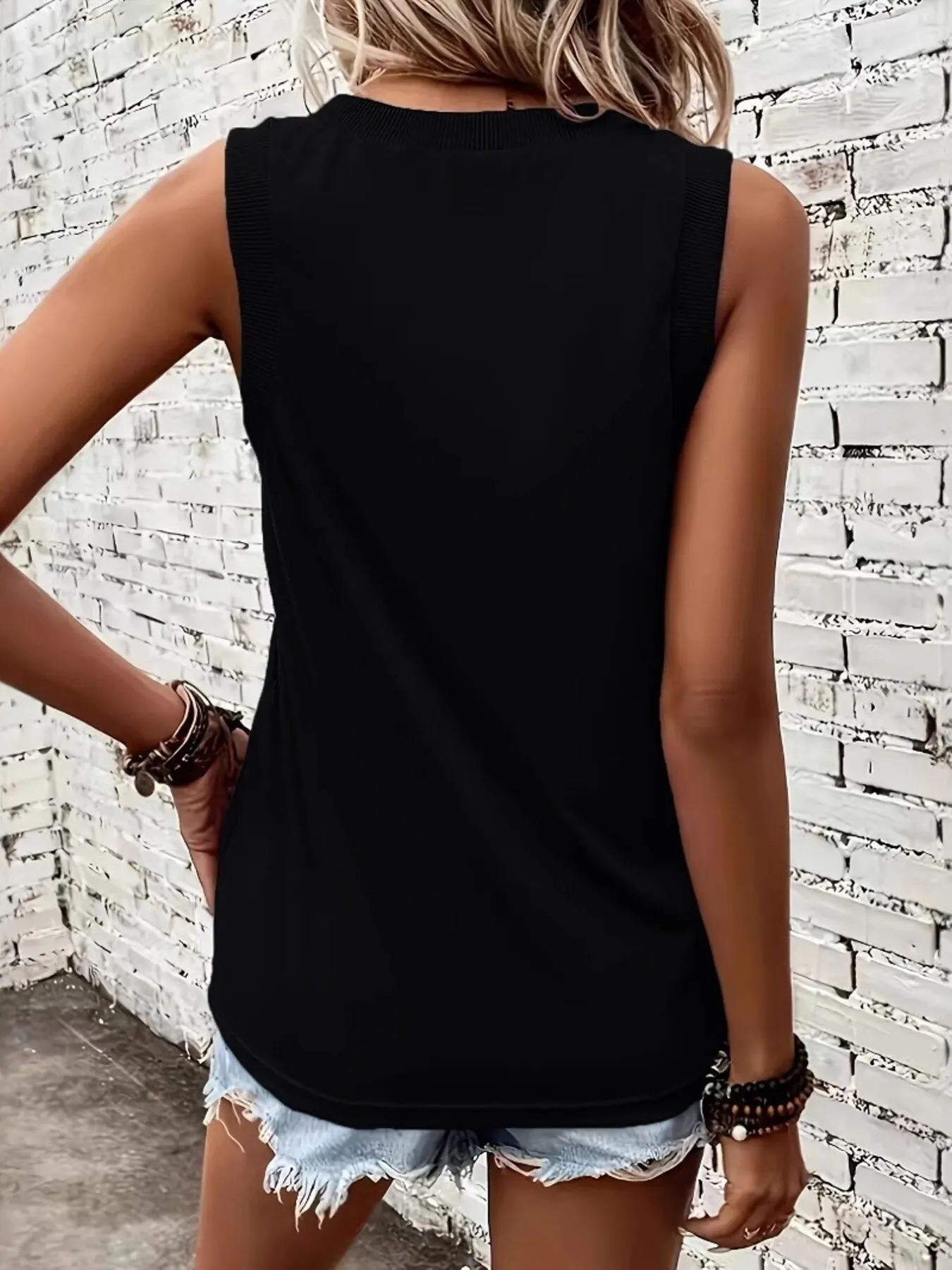V-Neck Ribbed Trim Tank 7