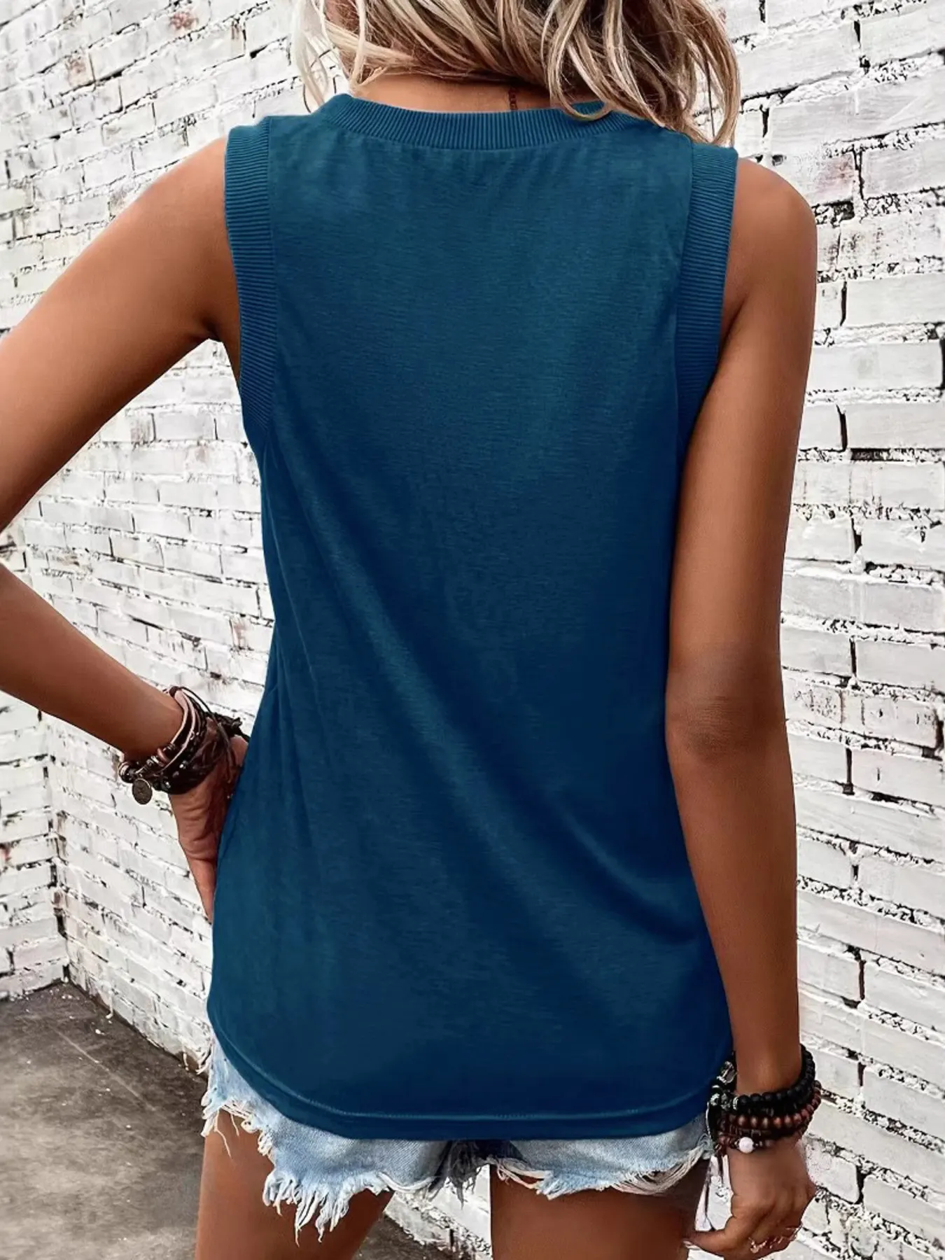 V-Neck Ribbed Trim Tank 11